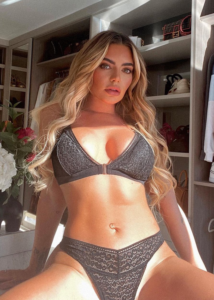 Megan Barton Hanson - Free nude pics, galleries & more at Babepedia