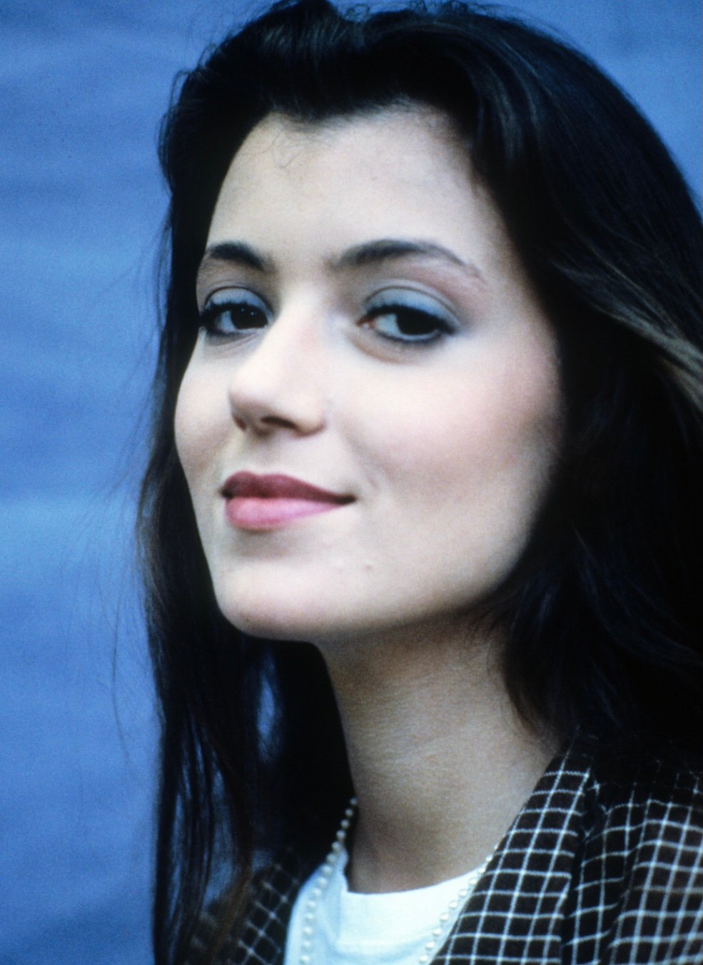 Mia Sara - Free pics, galleries & more at Babepedia