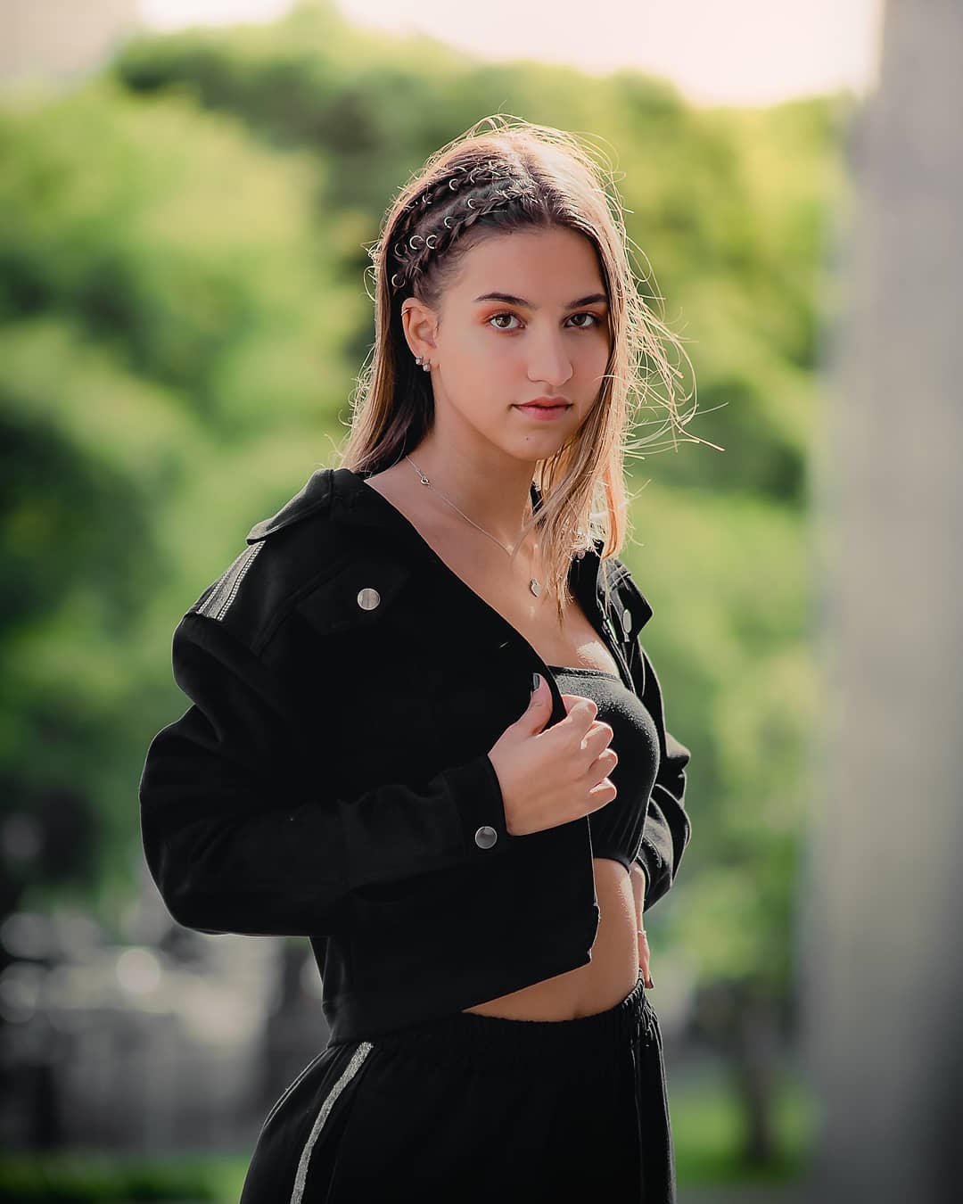 Mikaela Lafuente - Free nude pics, galleries & more at Babepedia