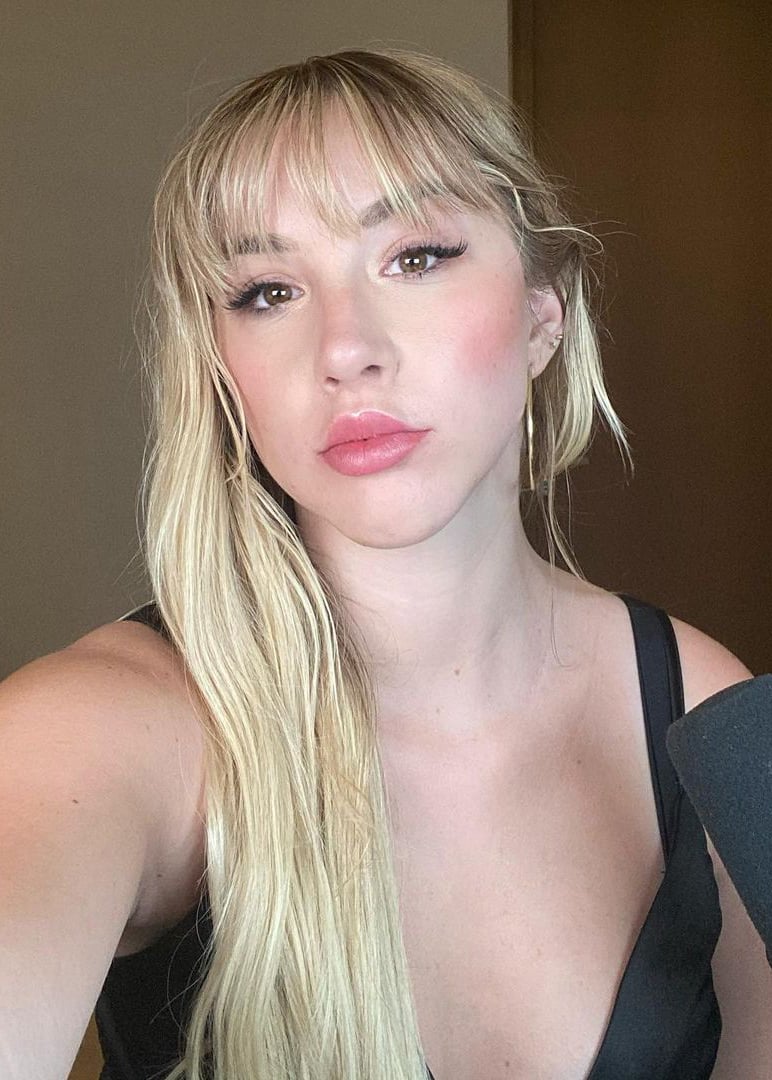 Mikhaila Peterson - Free pics, galleries & more at Babepedia