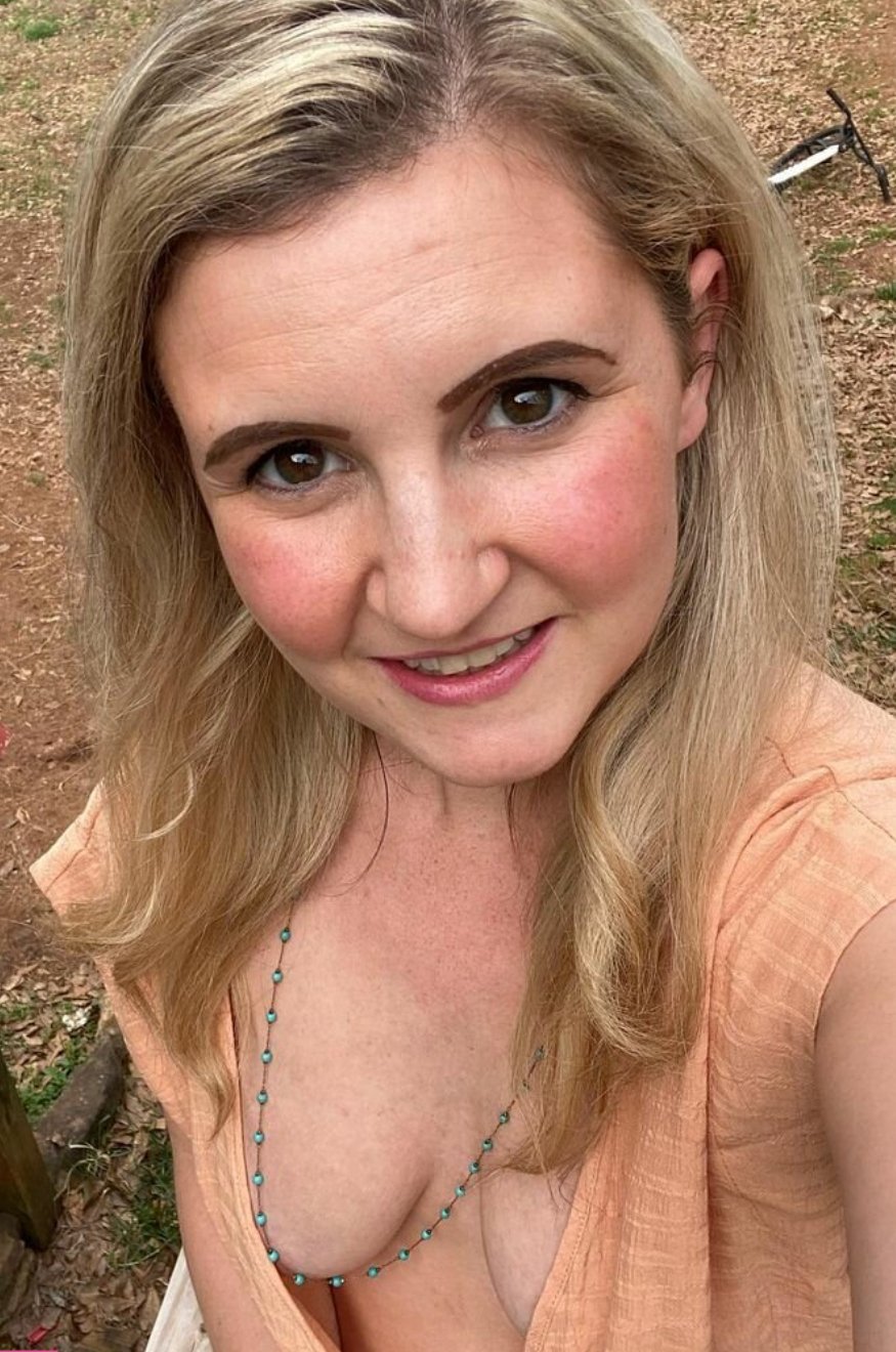 Mrs. Bea Cullen - Free nude pics, galleries & more at Babepedia