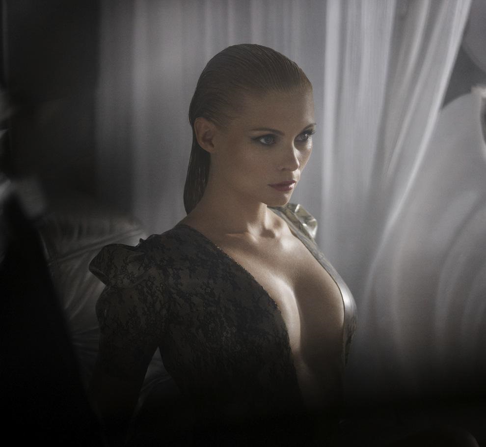 Myanna buring pregnant