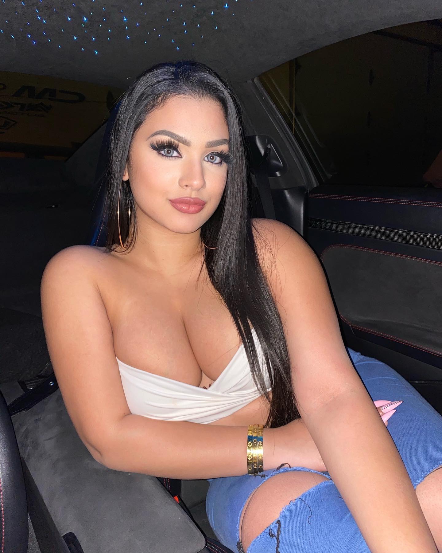 Nadia Khar - Free sexy pics, galleries & more at Babepedia