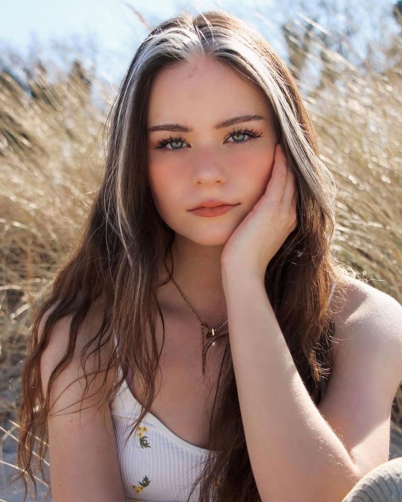 Nadine Breaty - Free pics, galleries & more at Babepedia