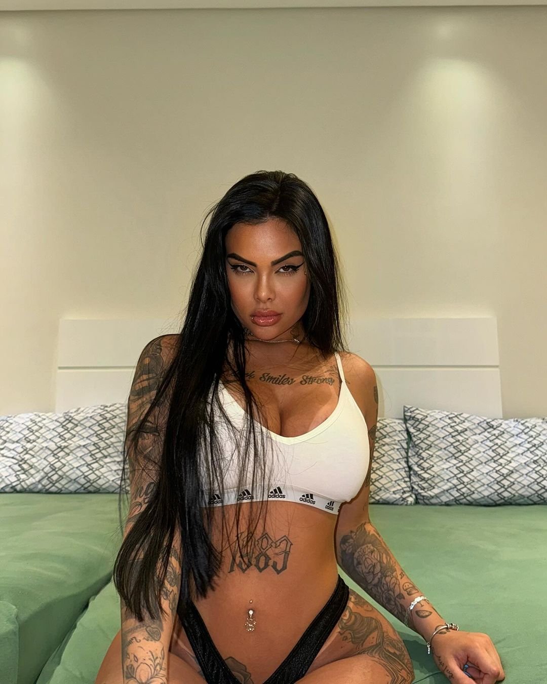 Nathi Rodrigues - Free pics, galleries & more at Babepedia