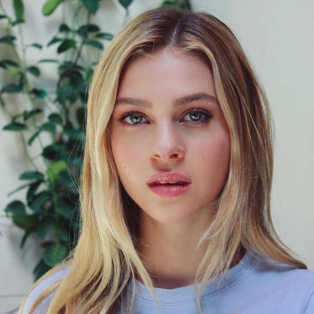 Nicola Peltz - Free pics, galleries & more at Babepedia