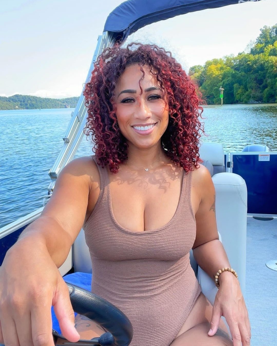 Nicole Alexander - Free pics, galleries & more at Babepedia