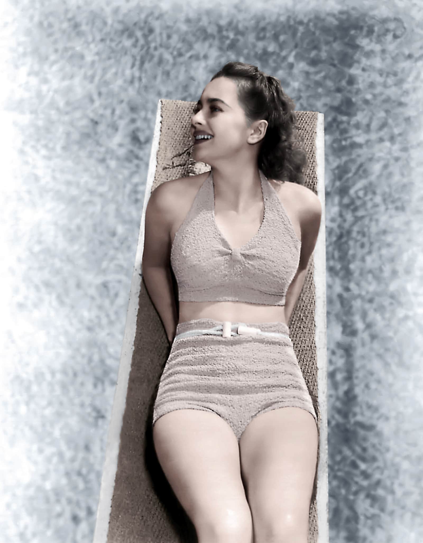 Olivia De Havilland - Free pics, galleries & more at Babepedia