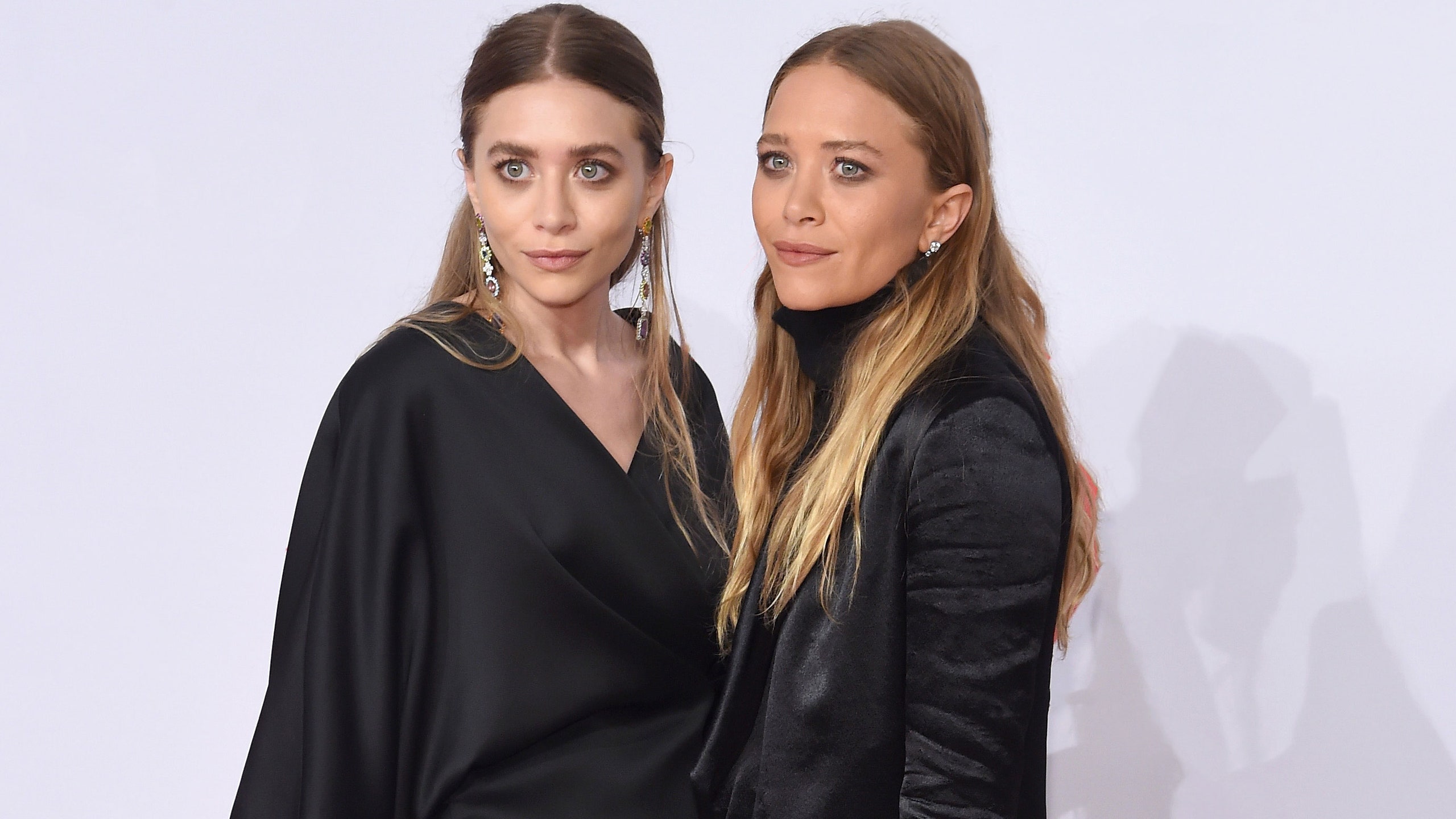 Olsen Twins - Free pics, galleries & more at Babepedia