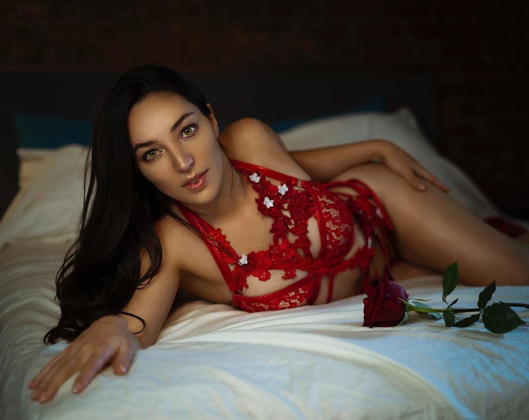 Orenda ASMR - Free pics, galleries & more at Babepedia