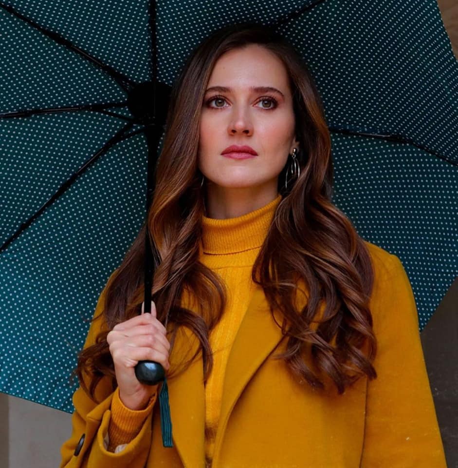 Oya Unustasi - Aktorka