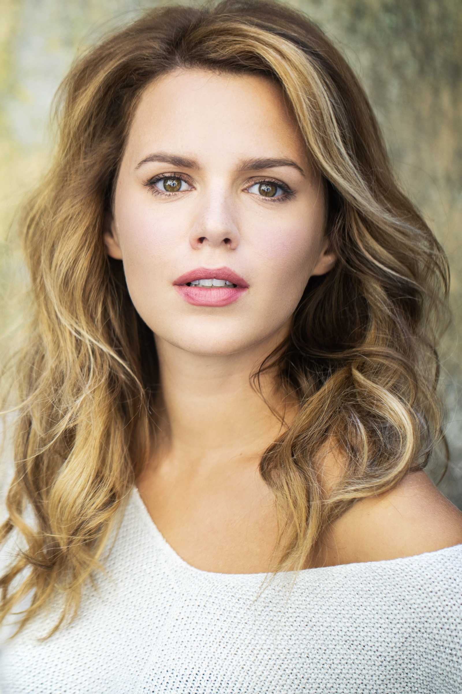 Pamela Saino - Free pics, galleries & more at Babepedia