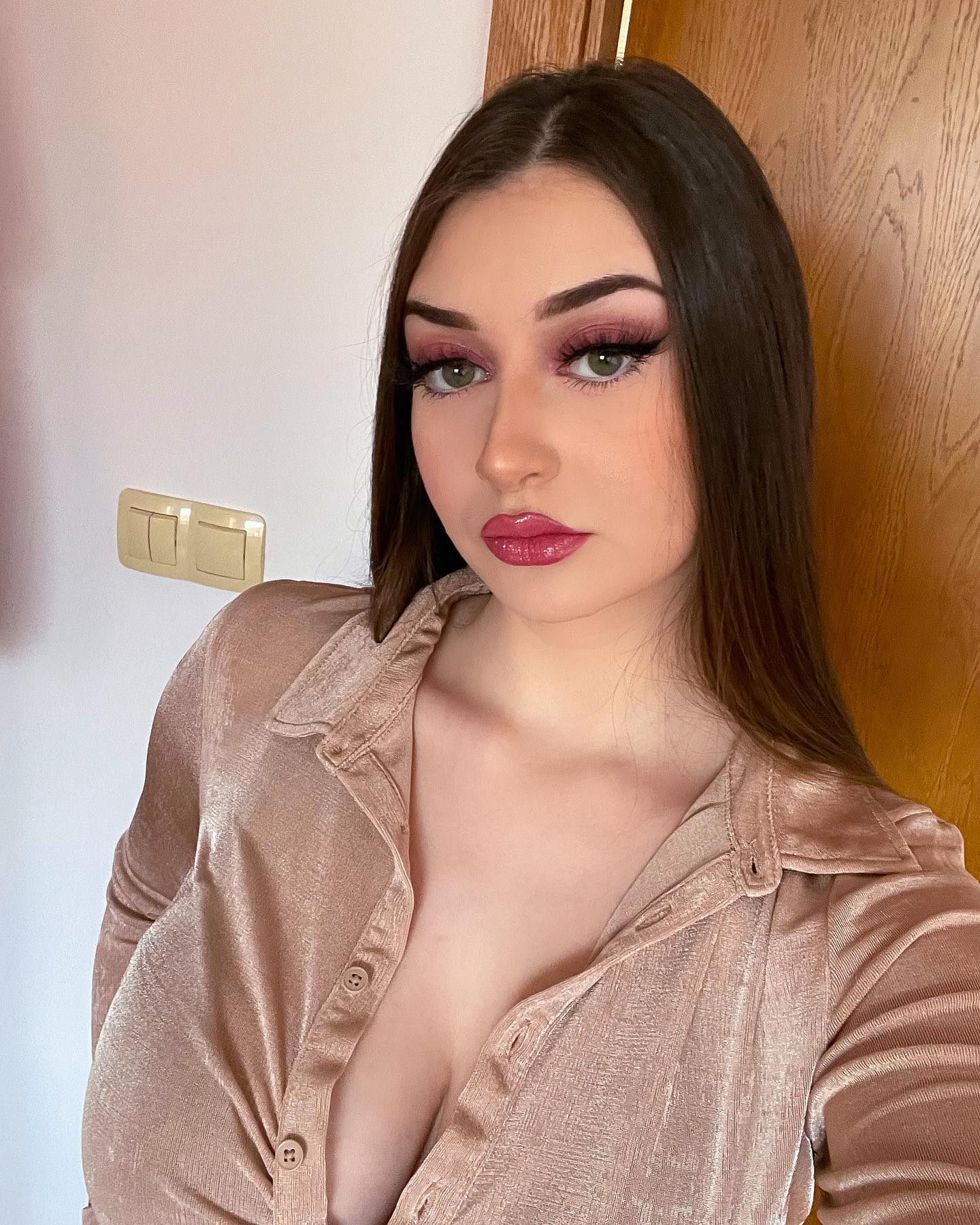 Patrisia Serge - Free sexy pics, galleries & more at Babepedia