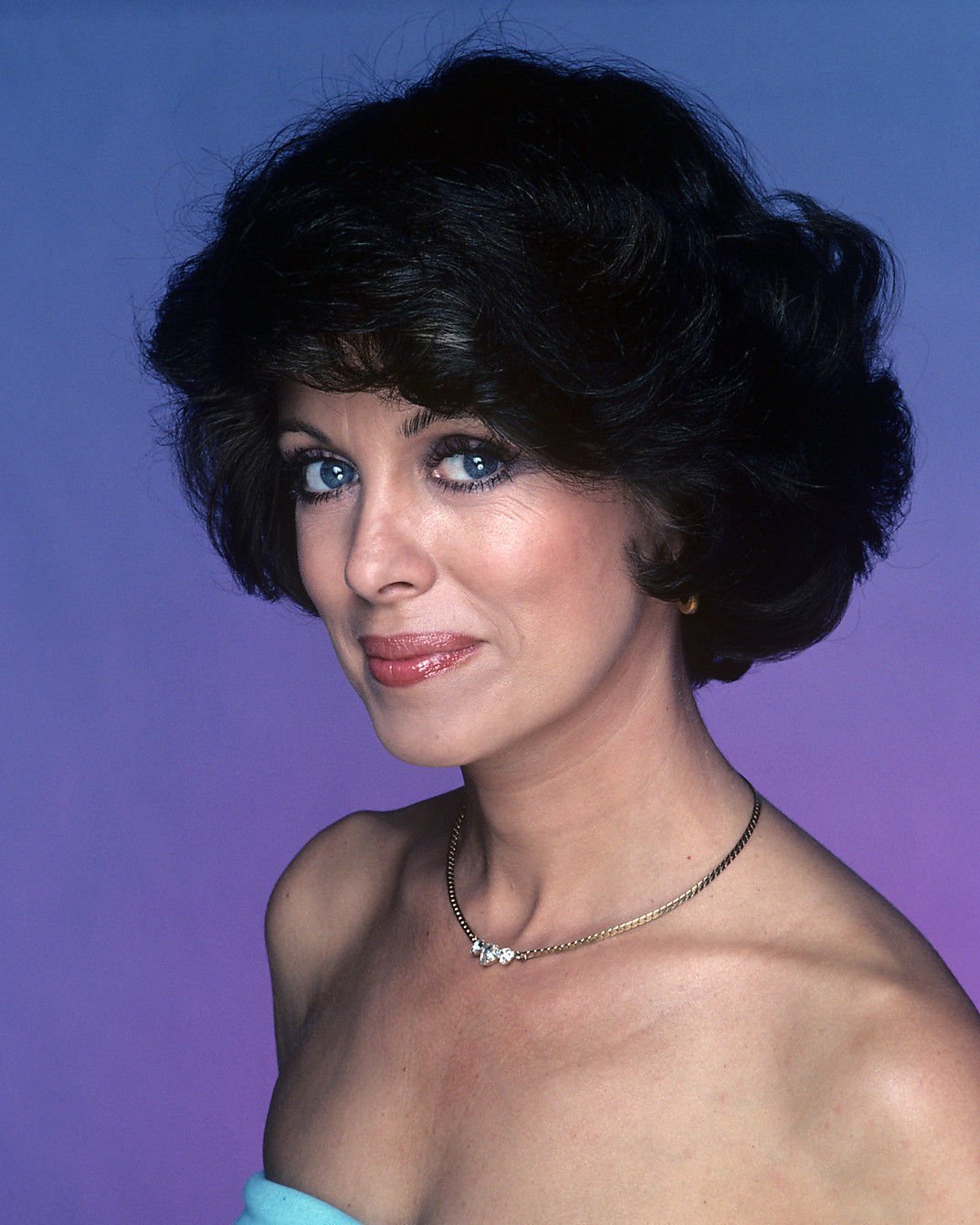 Phyllis Davis - Free pics, galleries & more at Babepedia