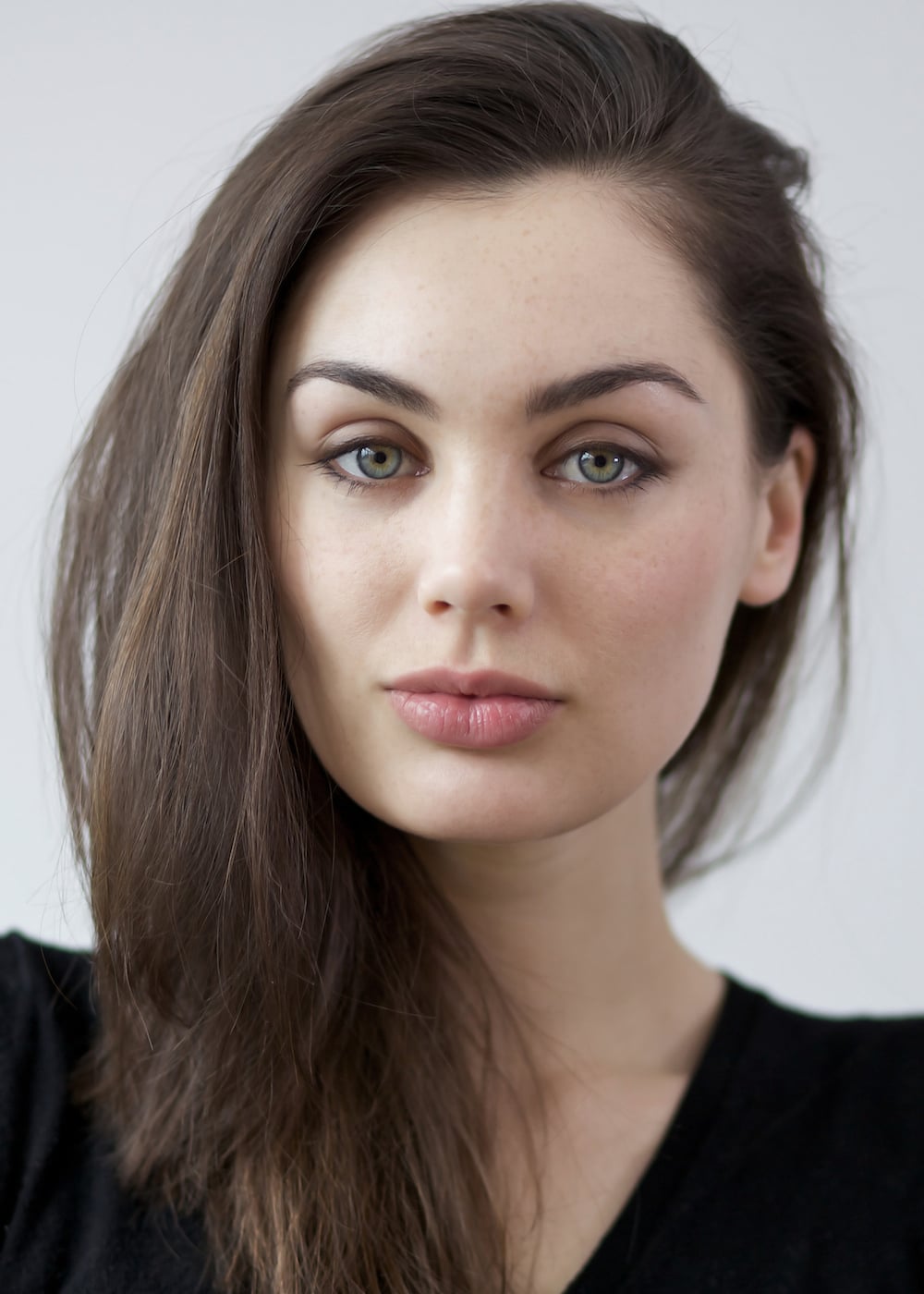 Poppy Corby-Tuech - Free pics, galleries & more at Babepedia