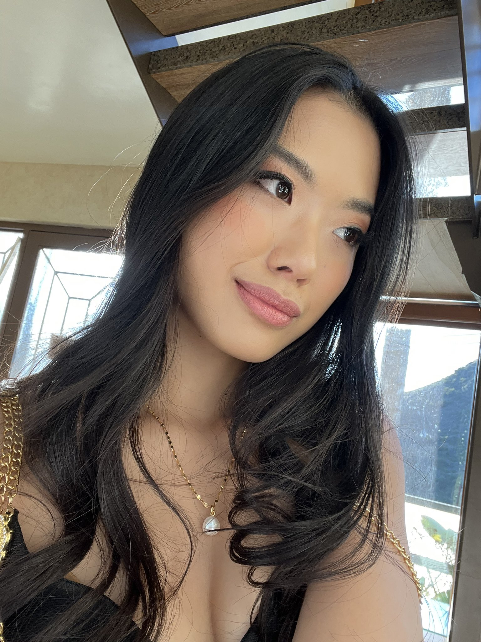 Qiyu Zhou - Free pics, galleries & more at Babepedia
