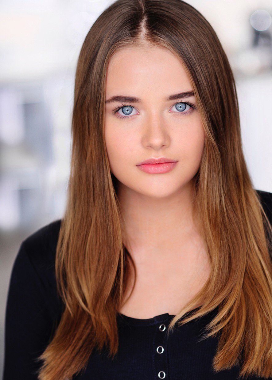 Reylynn Caster - Free pics, galleries & more at Babepedia