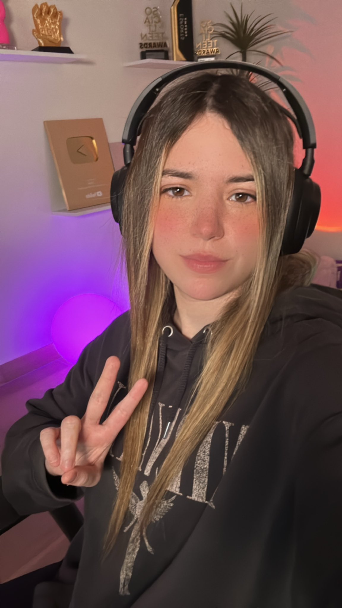 Rivers (Twitch Streamer) - Free pics, galleries & more at Babepedia
