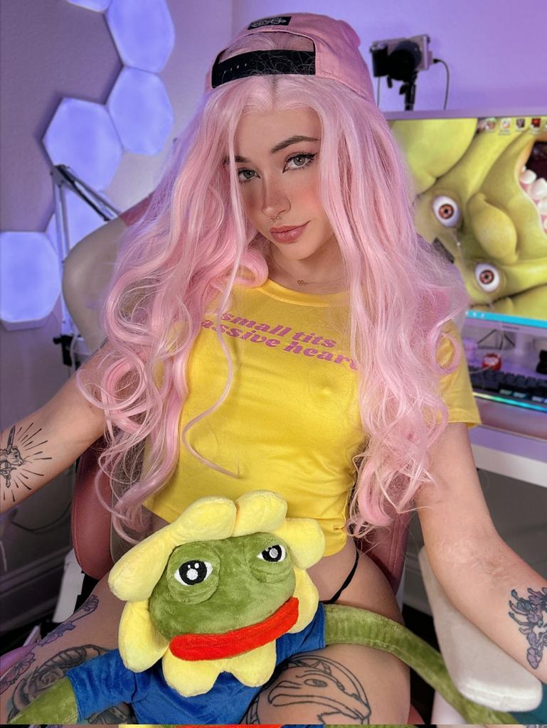 Rusty Fawkes- Earth-chan Cosplay Gets Dirty in 2025