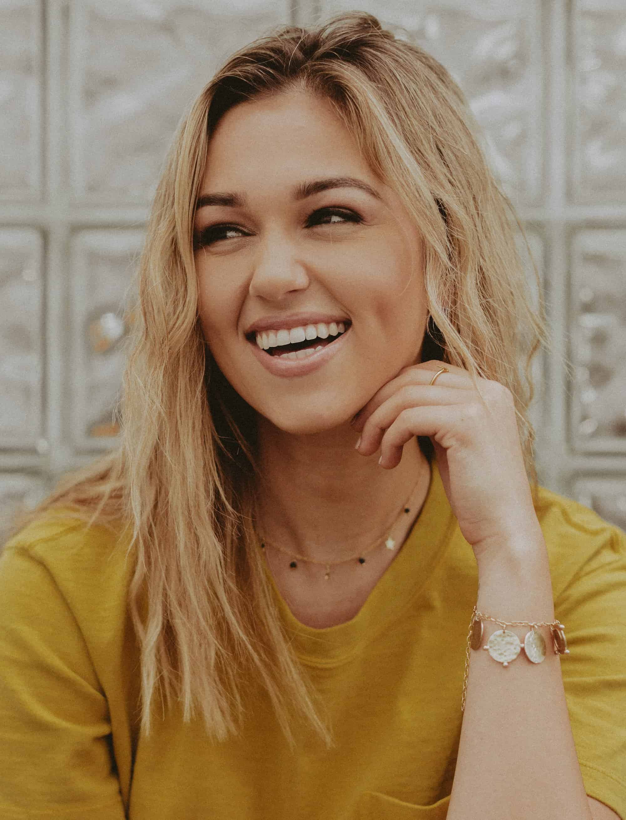 Sadie Robertson - Free pics, galleries & more at Babepedia