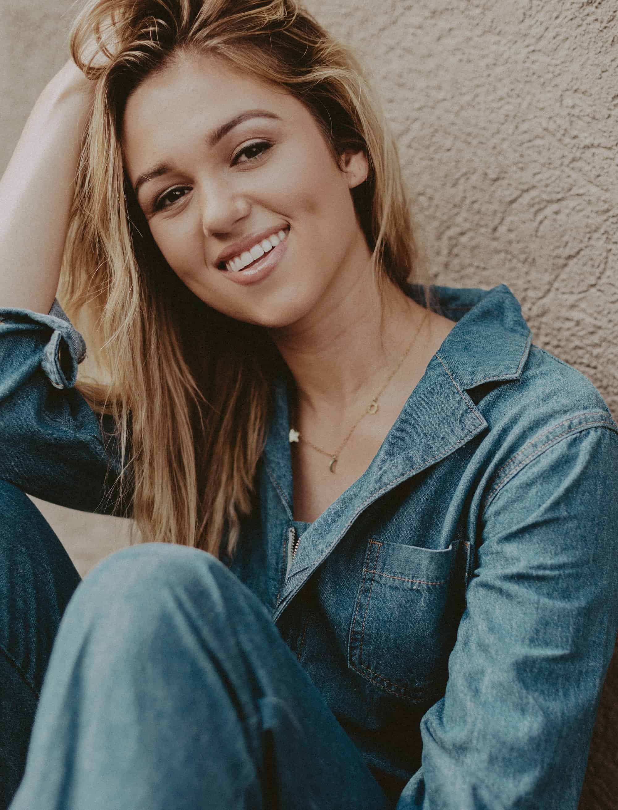 Sadie Robertson - Free pics, galleries & more at Babepedia