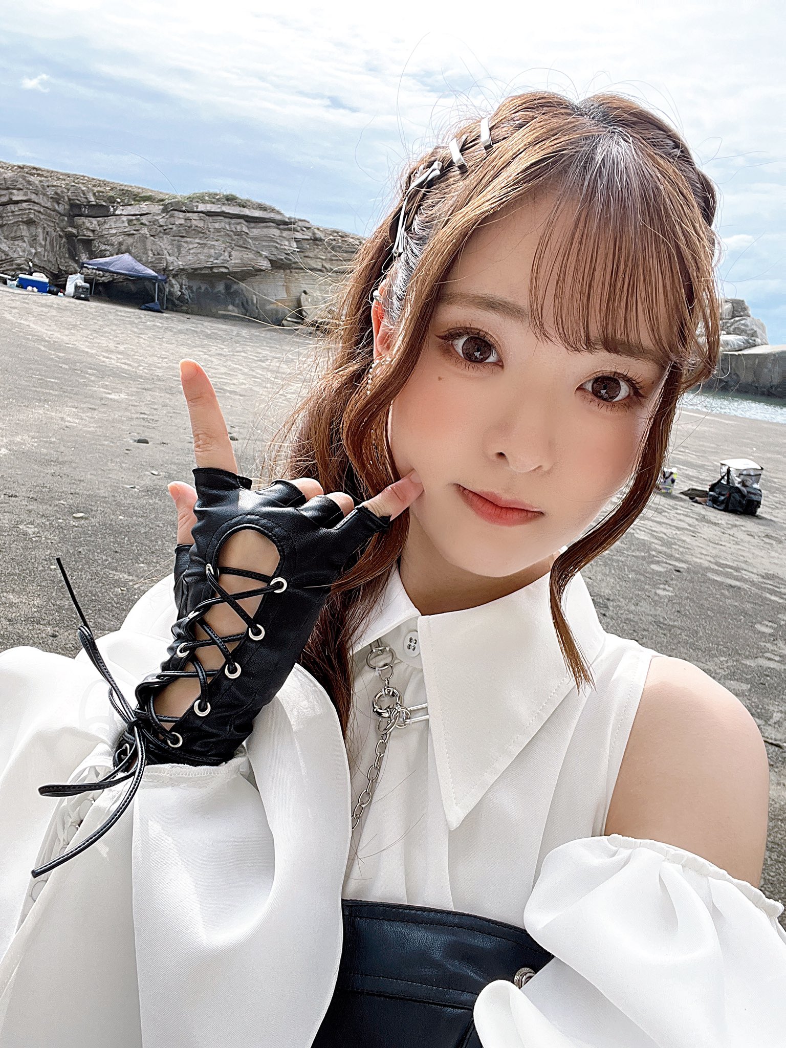 Sally Amaki - Muzyk, Aktorka