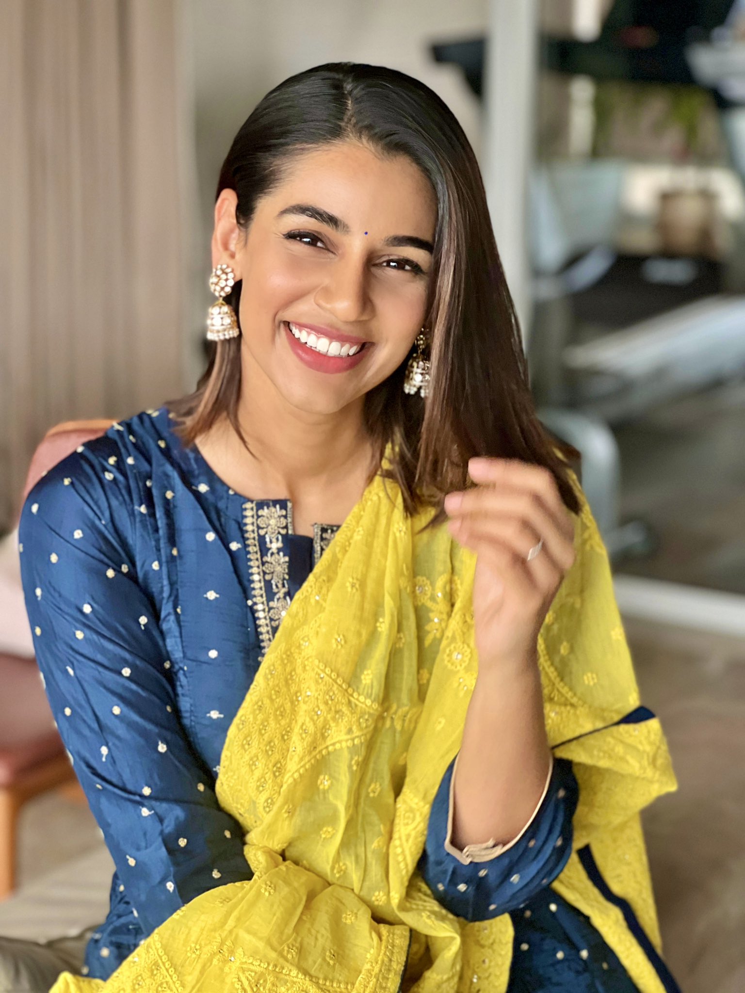 Sanjana Ganesan - Free pics, galleries & more at Babepedia