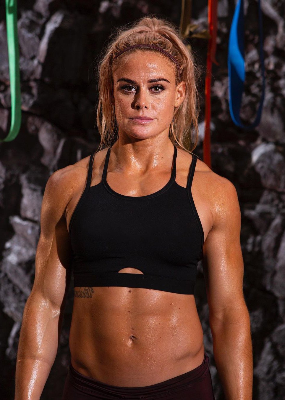 Sara Sigmundsdottir - Free pics, galleries & more at Babepedia