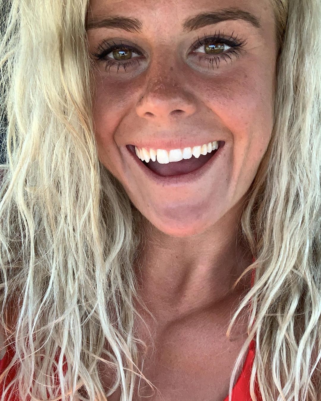 Sara Sigmundsdottir - Free pics, galleries & more at Babepedia