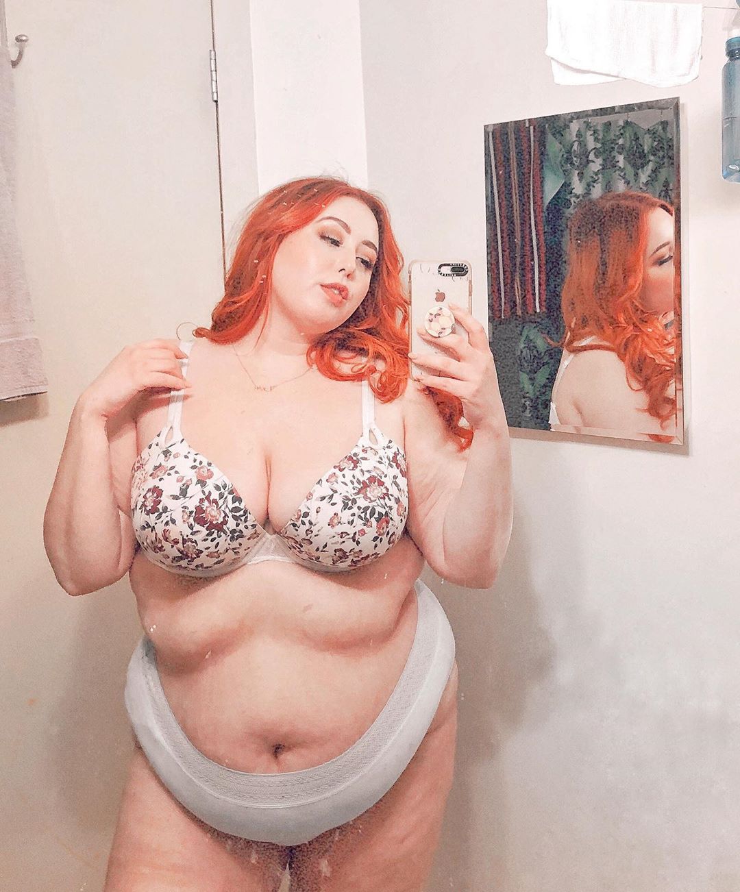 Sarah Anne - Free pics, galleries & more at Babepedia