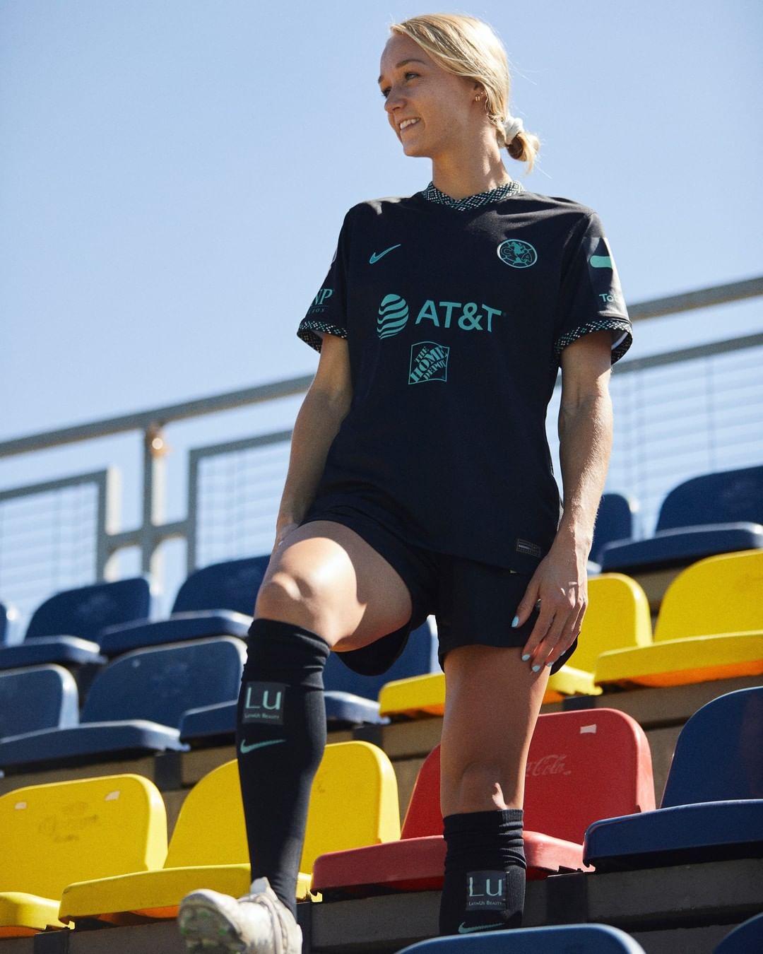 Sarah Luebbert - Sportsmenka: piłkarz