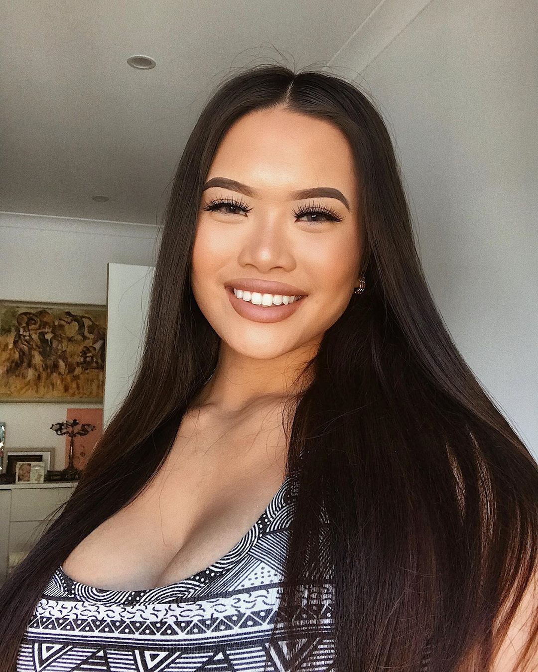 Sarah Magusara - Free pics, galleries & more at Babepedia