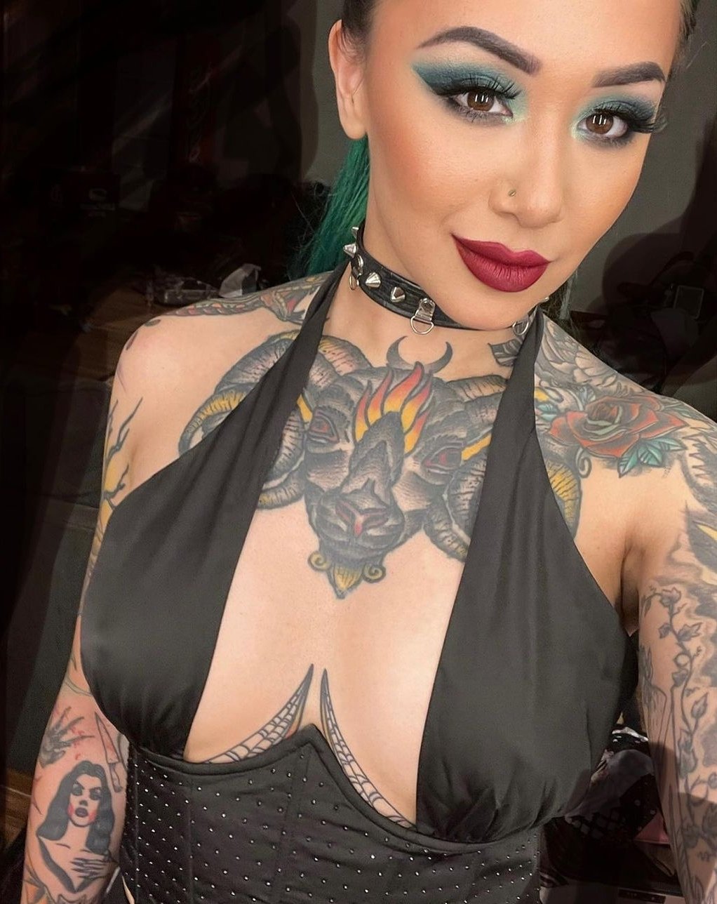 Shotzi Blackheart - Free nude pics, galleries & more at Babepedia