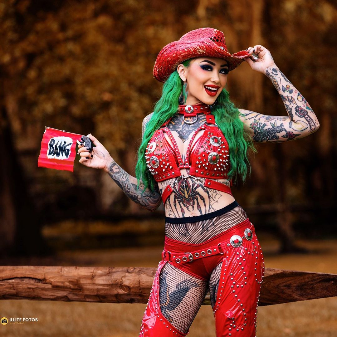 Shotzi Blackheart - Free nude pics, galleries & more at Babepedia