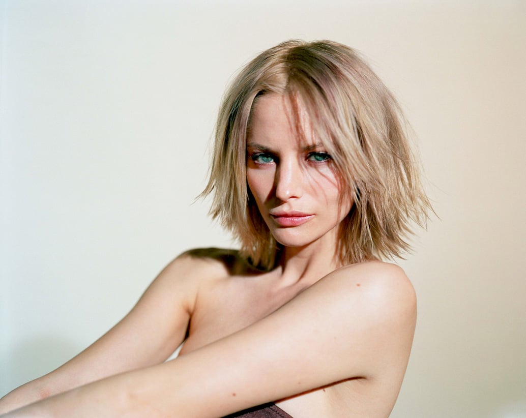 Sienna Guillory - Free pics, galleries & more at Babepedia