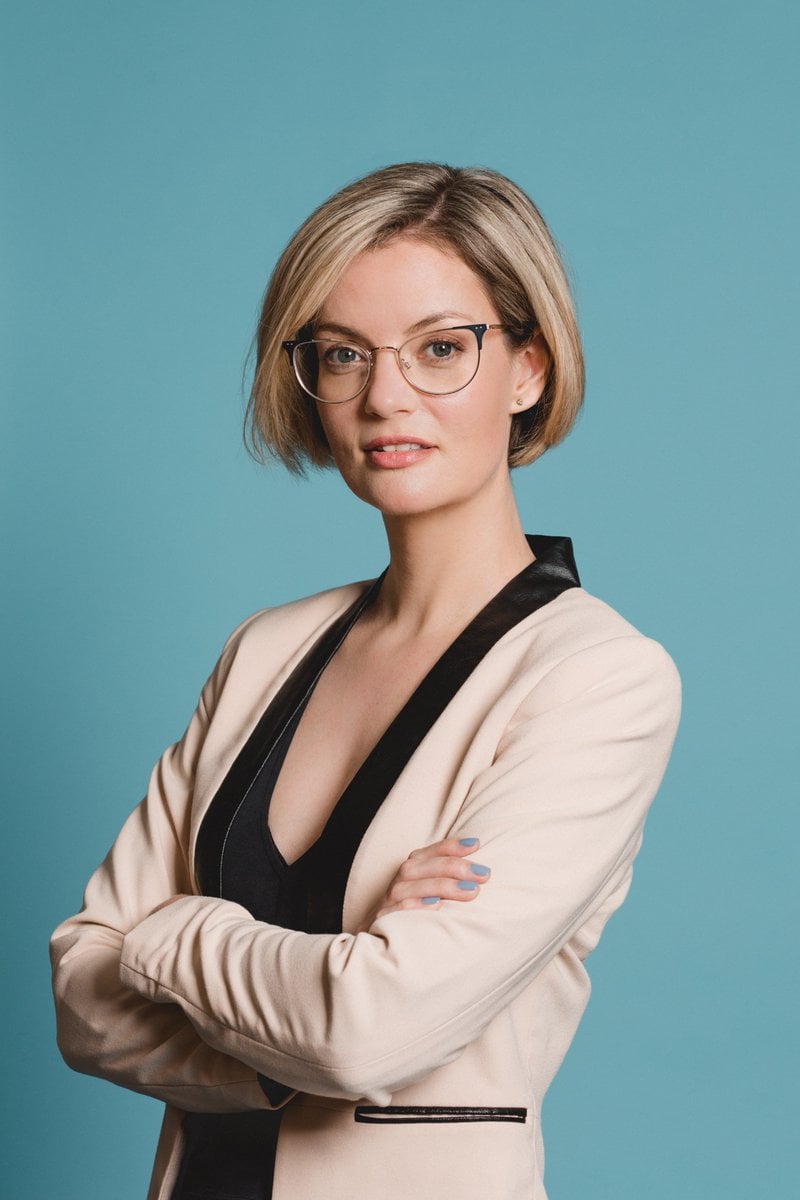 Siobhan Thompson - Free pics, galleries & more at Babepedia