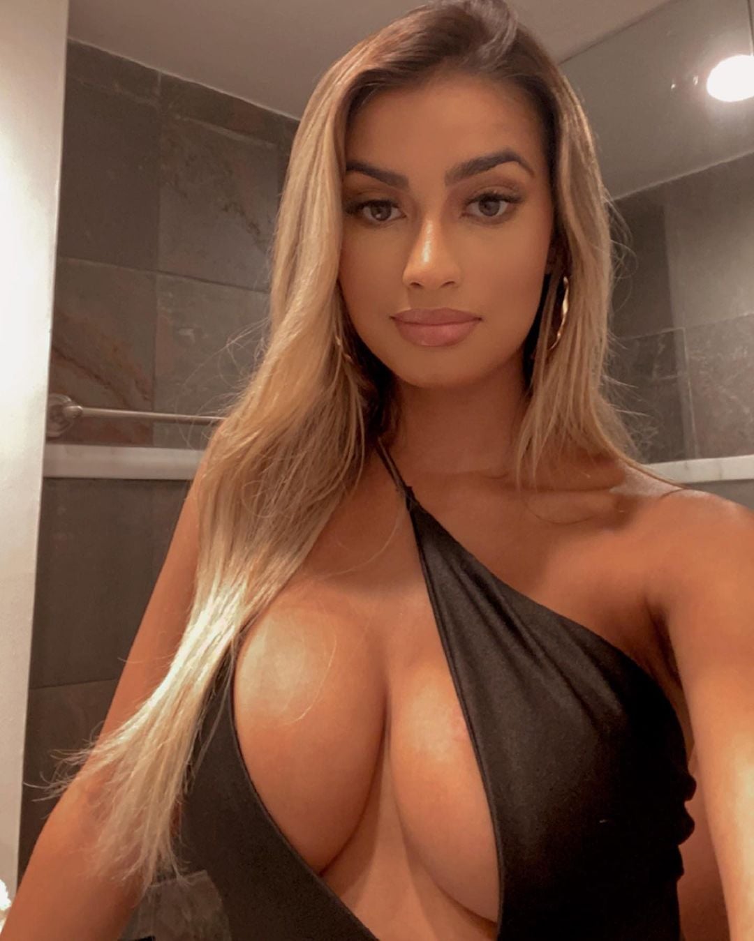 Sofia Barragan - Free pics, galleries & more at Babepedia