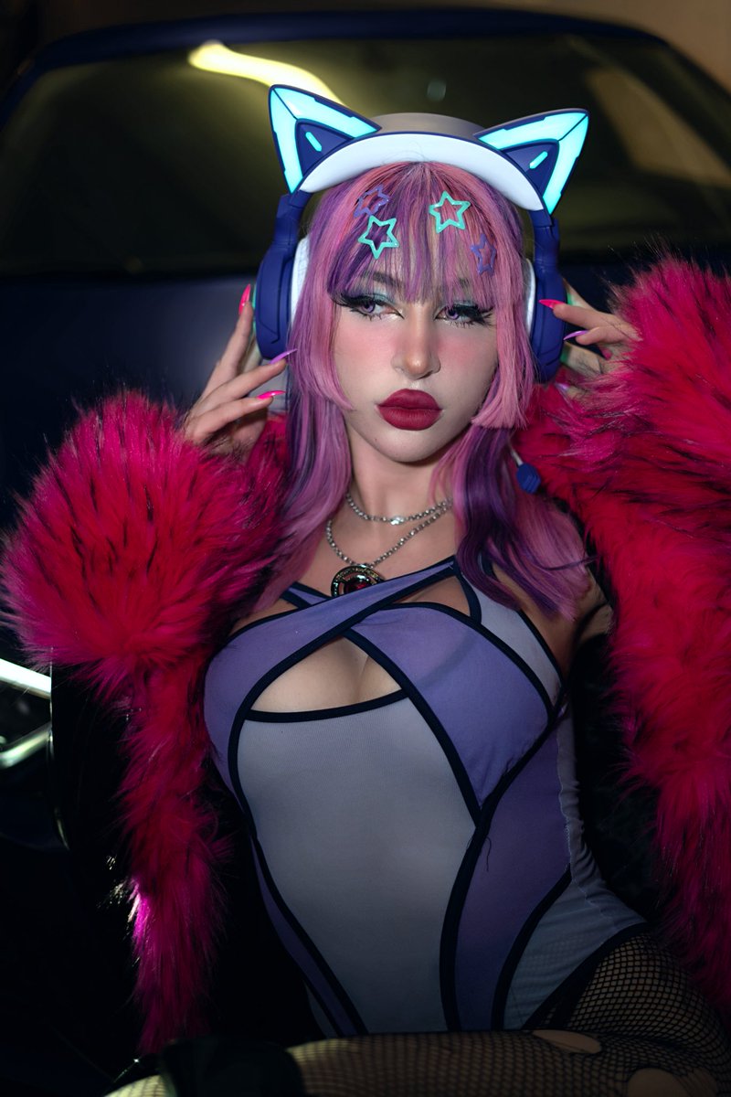 Solene Velvet - Free pics, galleries & more at Babepedia