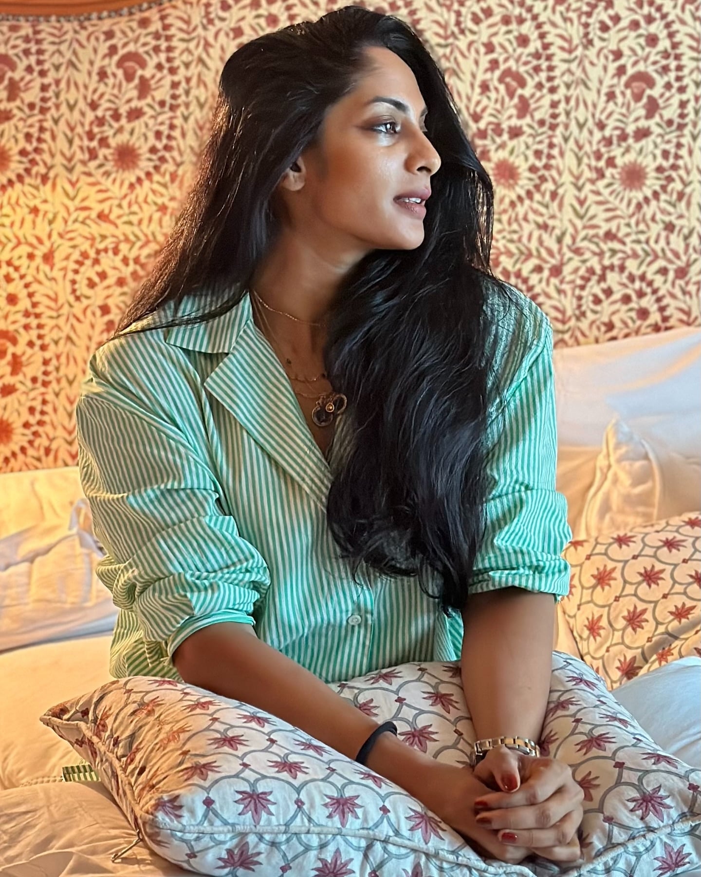 Sriya Reddy - Free pics, galleries & more at Babepedia