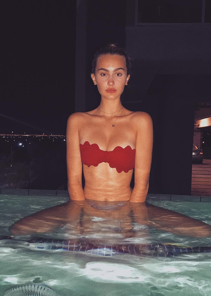 Suede Brooks - Free pics, galleries & more at Babepedia