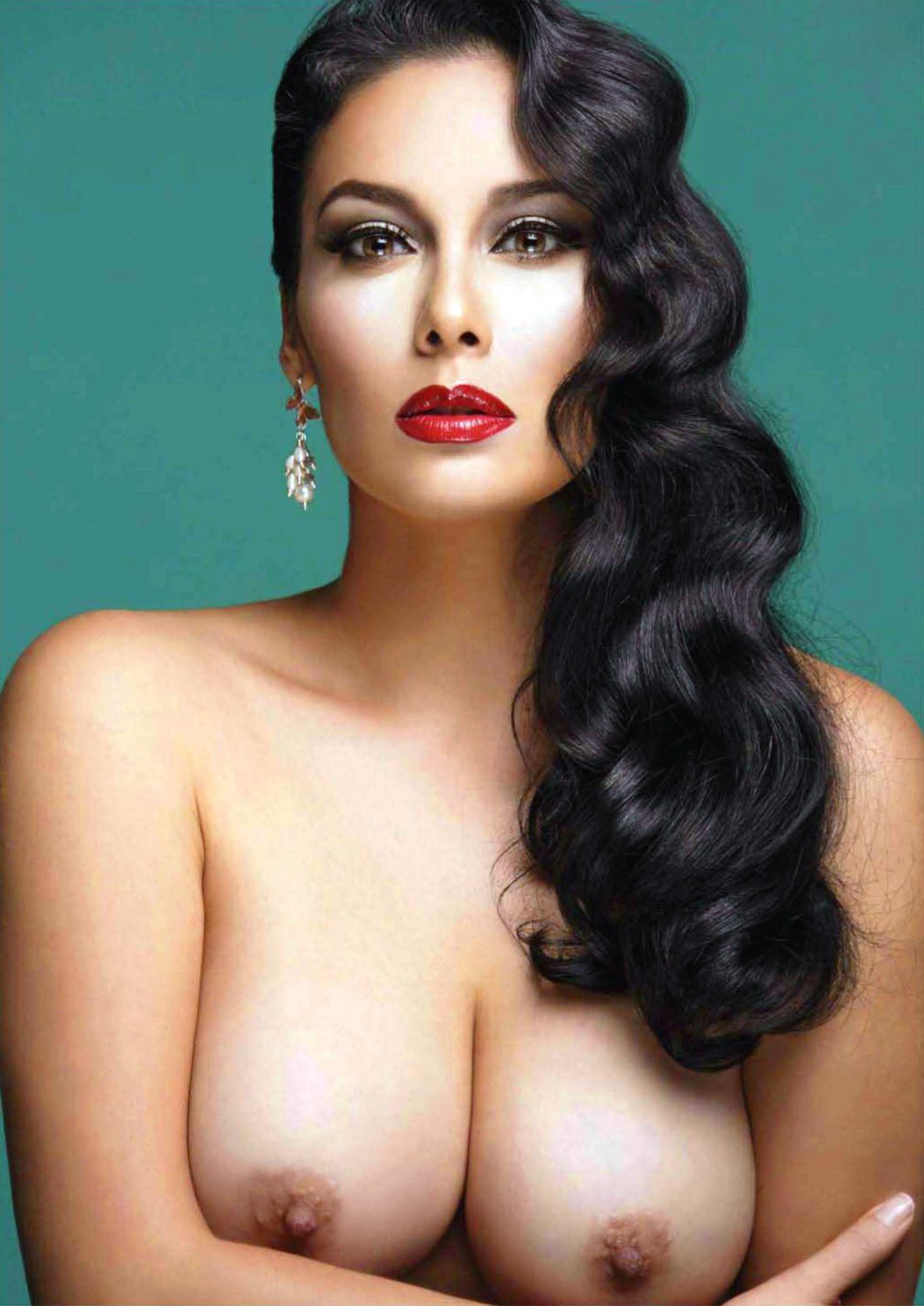 Sugey Abrego - Free pics, galleries & more at Babepedia