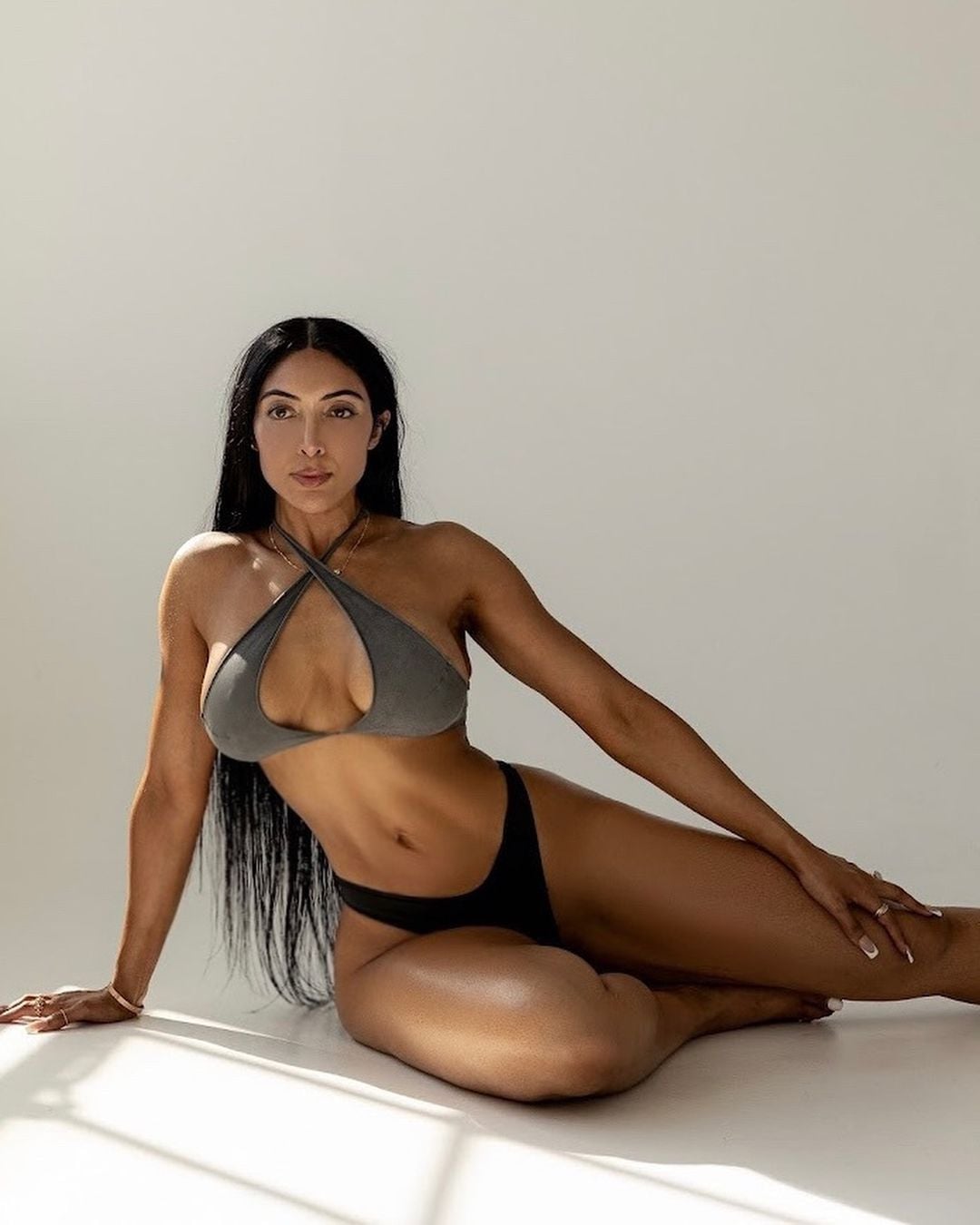 Sumeet Sahni - Free pics, galleries & more at Babepedia