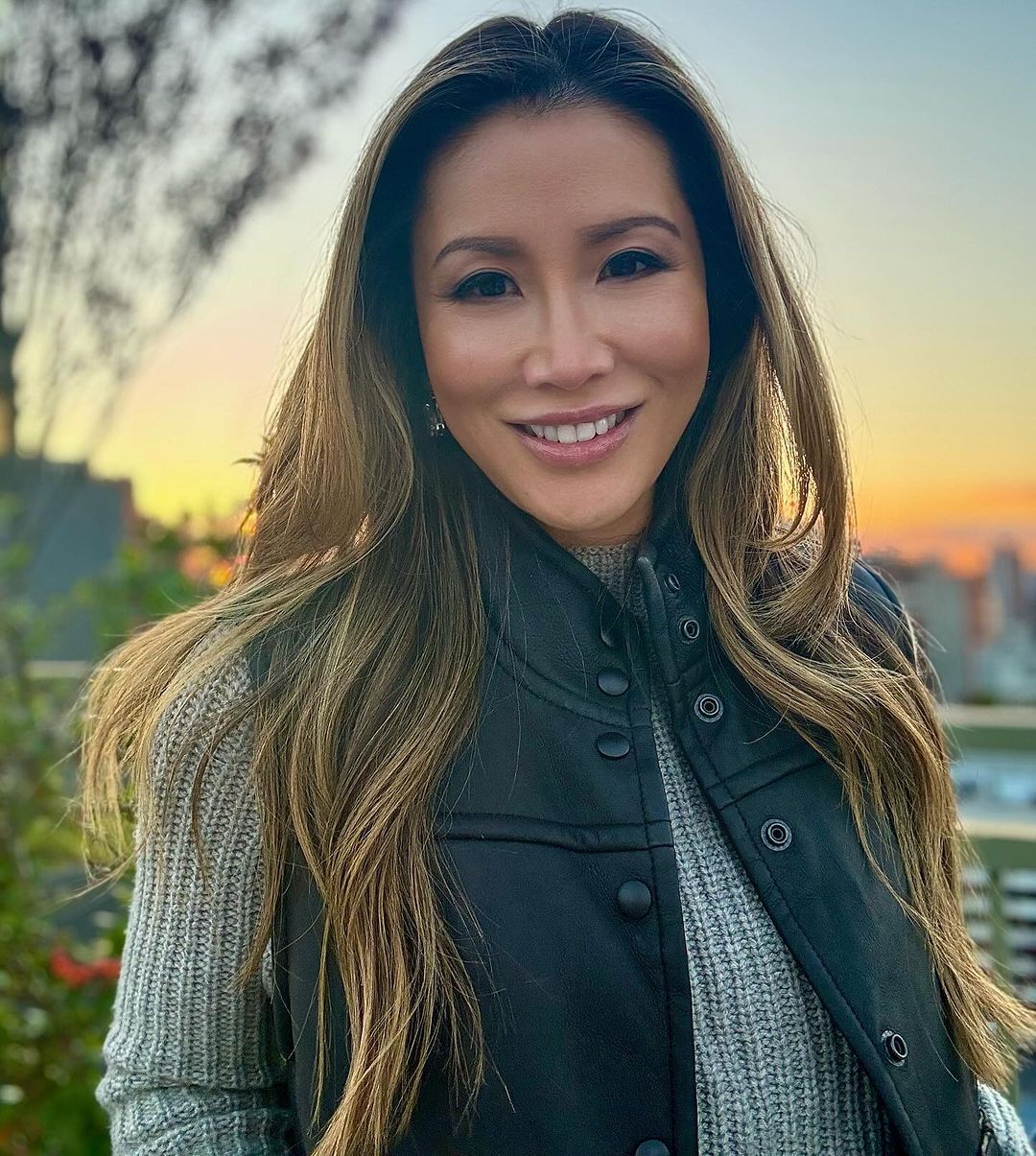 Susan Li - Free pics, galleries & more at Babepedia