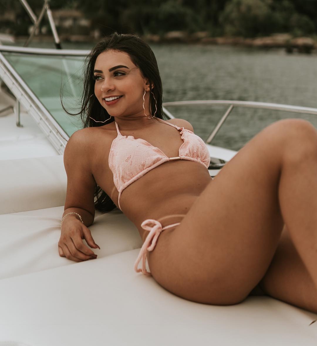 Tainá costa de biquíni
