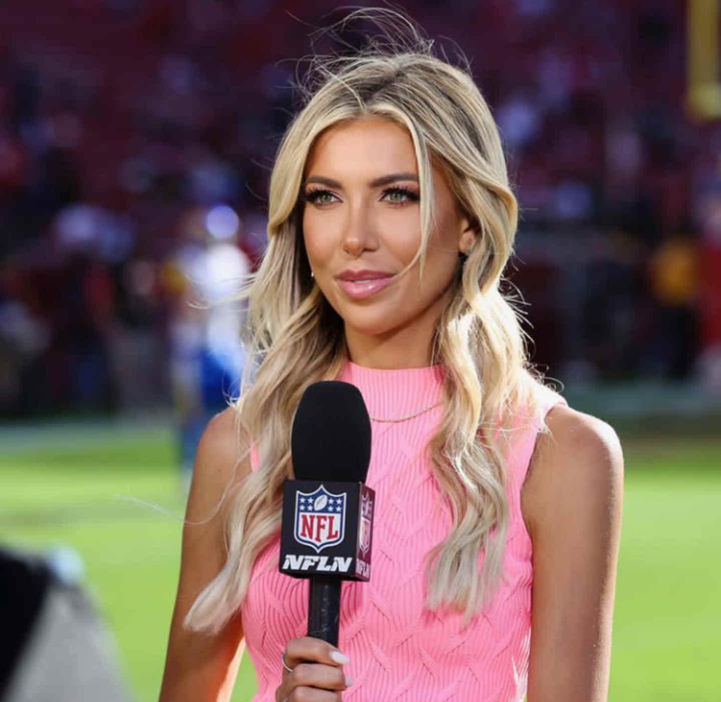 Taylor Bisciotti - Free pics, galleries & more at Babepedia