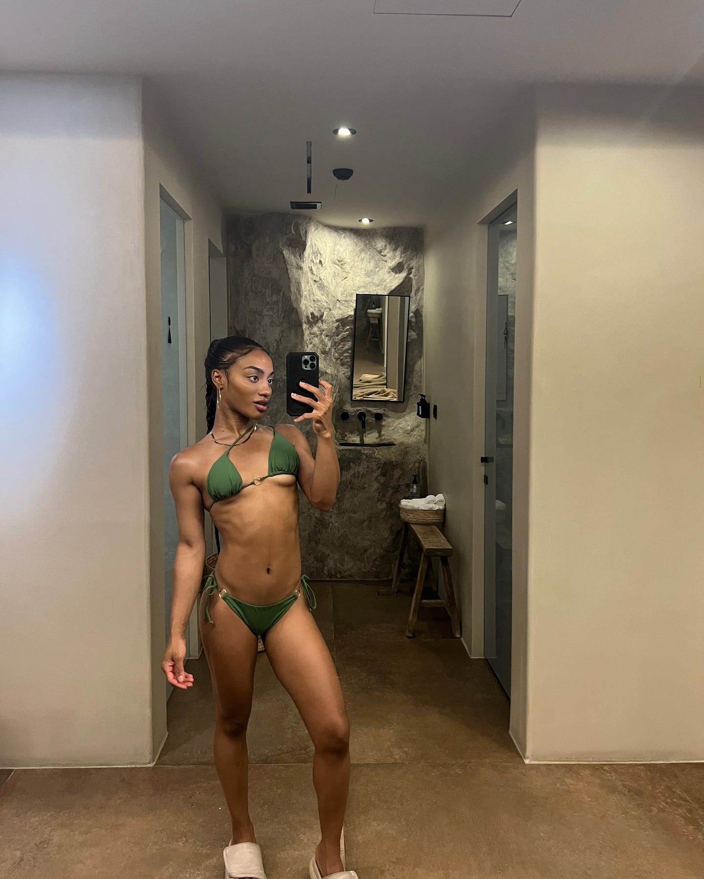 Taylor Champ - Free sexy pics, galleries & more at Babepedia