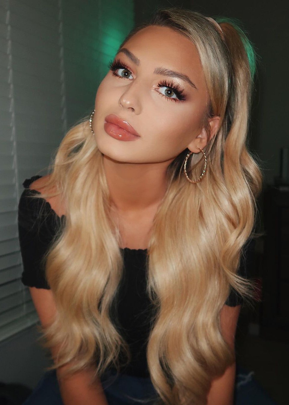 Taylor Kelly - Free sexy pics, galleries & more at Babepedia