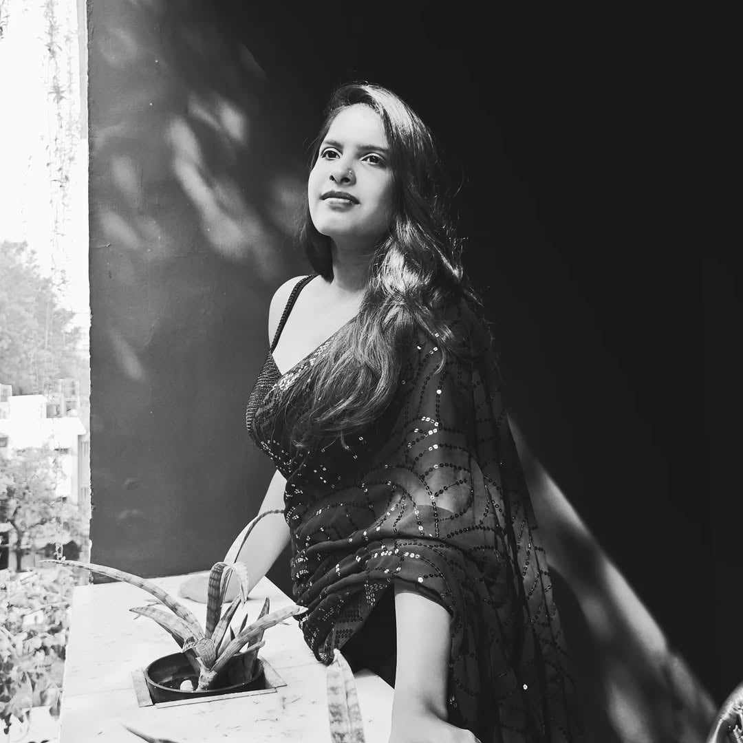 Tejaswini Gowda - Aktorka, Modelka, Aktorka porno