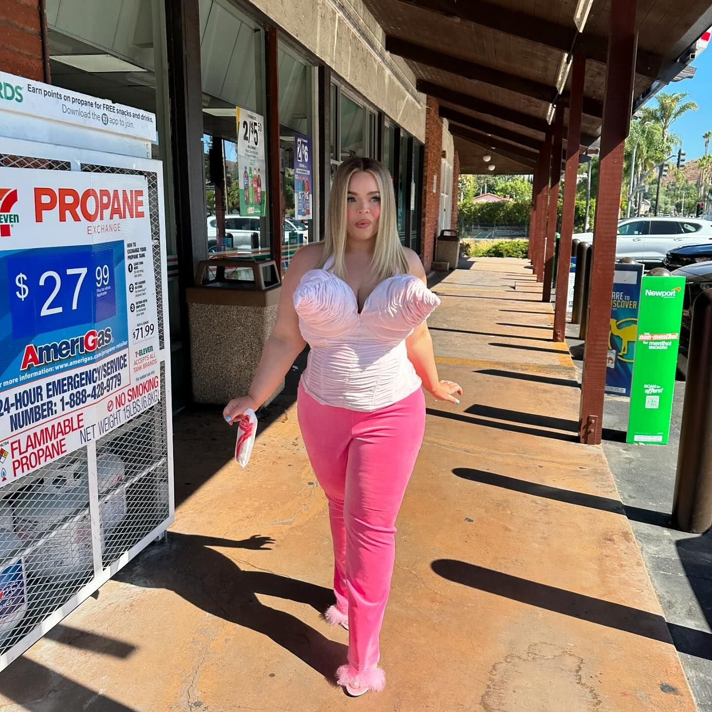 Trisha Paytas - Free pics, galleries & more at Babepedia