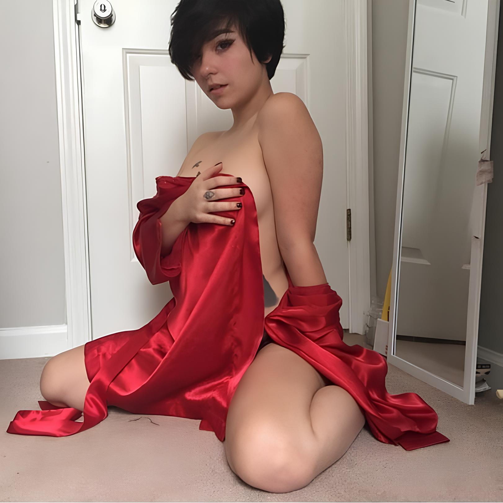 Ultraviolet darling nudes
